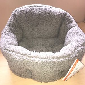 Brand New Comfy Pet Bed 🐾